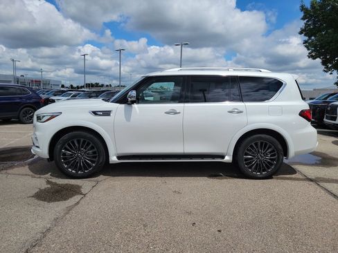 Used 2023 INFINITI QX80 Sensory w/ All-Season Package AWD/4WD image 2
