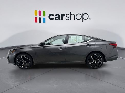 Used 2024 Nissan Altima 2.5 SR w/ SR Premium Package AWD/4WD image 2