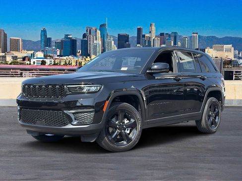 New 2025 Jeep Grand Cherokee Altitude image 2