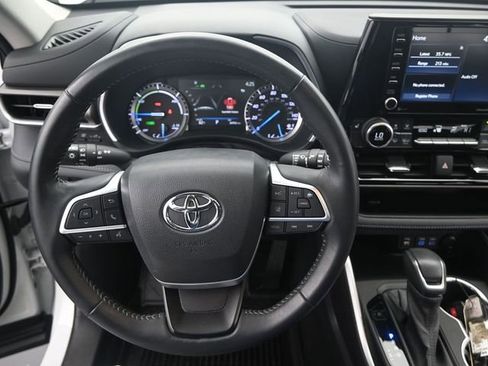 Used 2022 Toyota Highlander XLE image 5