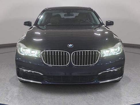Used 2018 BMW 740i RWD image 3
