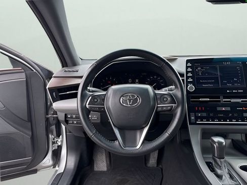 Used 2021 Toyota Avalon XLE image 18