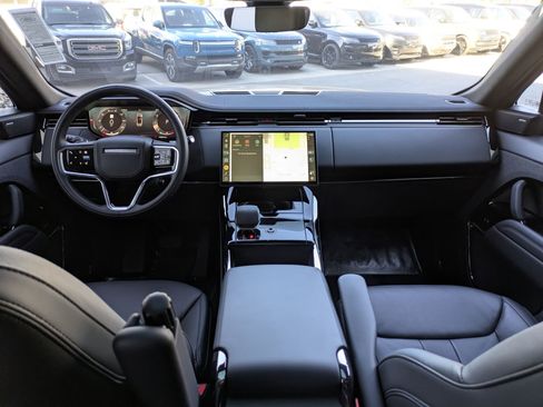 Used 2025 Land Rover Range Rover Sport image 28