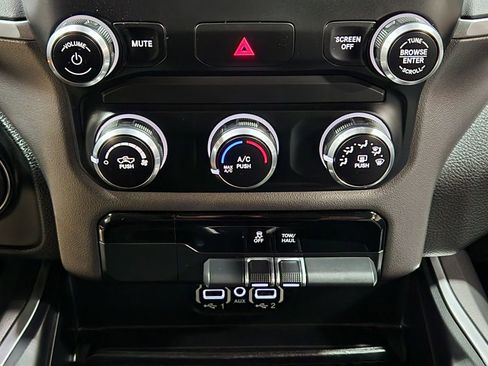 Used 2020 RAM 1500 Lone Star image 38