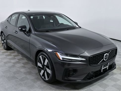 Certified 2025 Volvo S60 T8 Ultra image 28