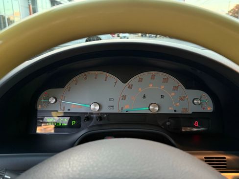 Used 2002 Ford Thunderbird image 43