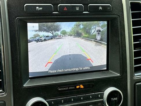 Used 2021 Ford Expedition XLT image 22
