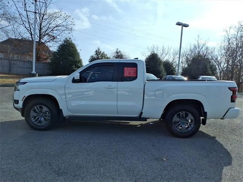 Certified 2025 Nissan Frontier SV image 19