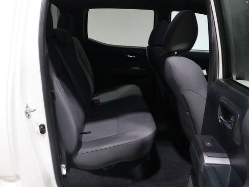 Used 2017 Toyota Tacoma TRD Off-Road w/ Tow Package (A/T) image 20