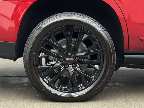 Used 2026 GMC Yukon Denali w/ Sun & Power Step Package AWD/4WD image 11