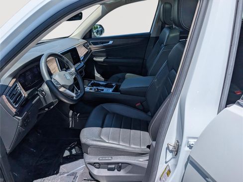 Used 2024 Volkswagen Atlas SEL AWD/4WD image 17
