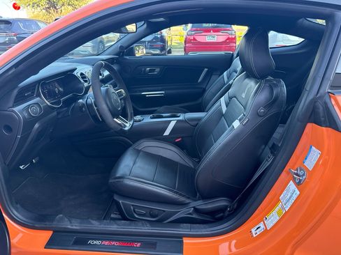 Used 2021 Ford Mustang Shelby GT500 w/ Technology Package RWD image 5