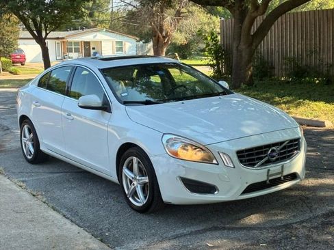 Used 2012 Volvo S60 T5 image 2
