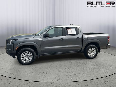 Used 2024 Nissan Frontier SV w/ SV Convenience Package image 3