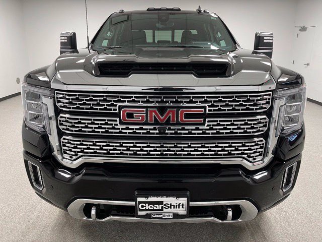 Used 2023 GMC Sierra 3500 Denali w/ Denali Black Diamond Edition AWD/4WD image 3