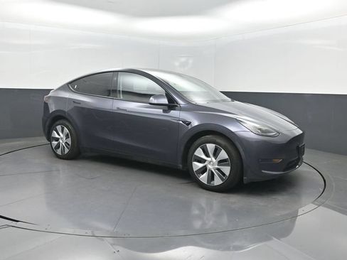 Used 2023 Tesla Model Y Long Range AWD/4WD image 33