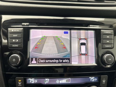 Used 2018 Nissan Rogue SL w/ Premium Package image 25