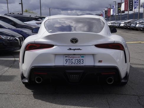 Used 2025 Toyota Supra Premium w/ Driver Assist Package RWD image 5