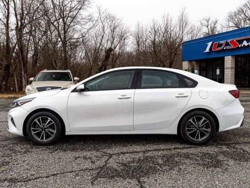 Used 2023 Kia Forte LXS image 3