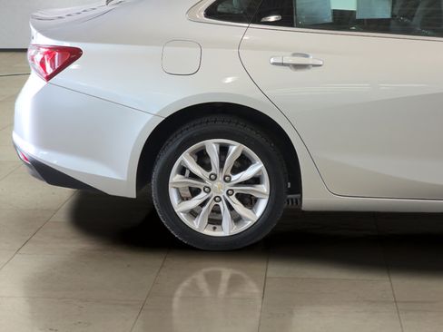 Used 2020 Chevrolet Malibu LT FWD image 30