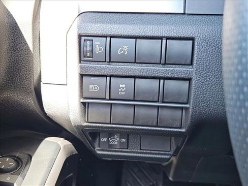 Used 2025 Toyota Tacoma SR5 AWD/4WD image 14
