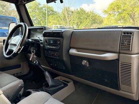 Used 2006 Jeep Wrangler X w/ Tire & Wheel Group (Ecco) image 28