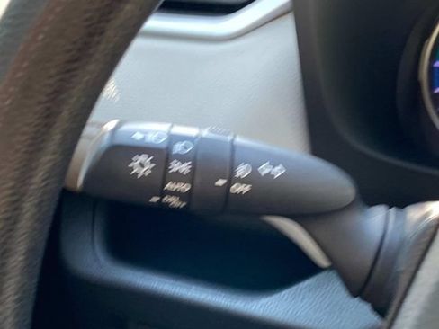 Used 2021 Toyota RAV4 XLE AWD/4WD image 21