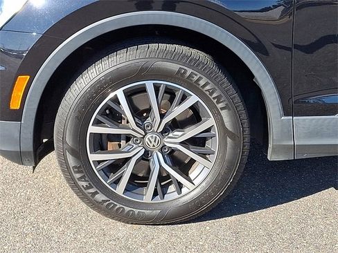Used 2019 Volkswagen Tiguan SE w/ Panoramic Sunroof Package image 26