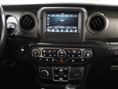 Used 2022 Jeep Gladiator Sport image 22