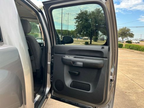 Used 2009 Chevrolet Silverado 1500 LT w/ Texas Edition image 14