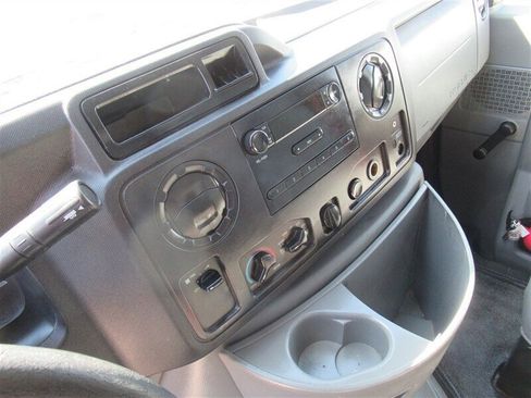 Used 2016 Ford E-350 and Econoline 350 Super Duty image 20