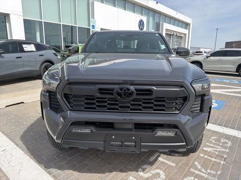 Used 2024 Toyota Tacoma TRD Off-Road image 2