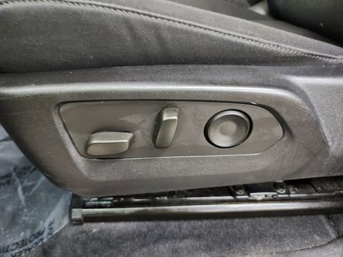 Used 2023 Chevrolet Colorado Trail Boss image 13