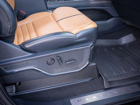 Used 2023 Ford F350 Platinum image 37