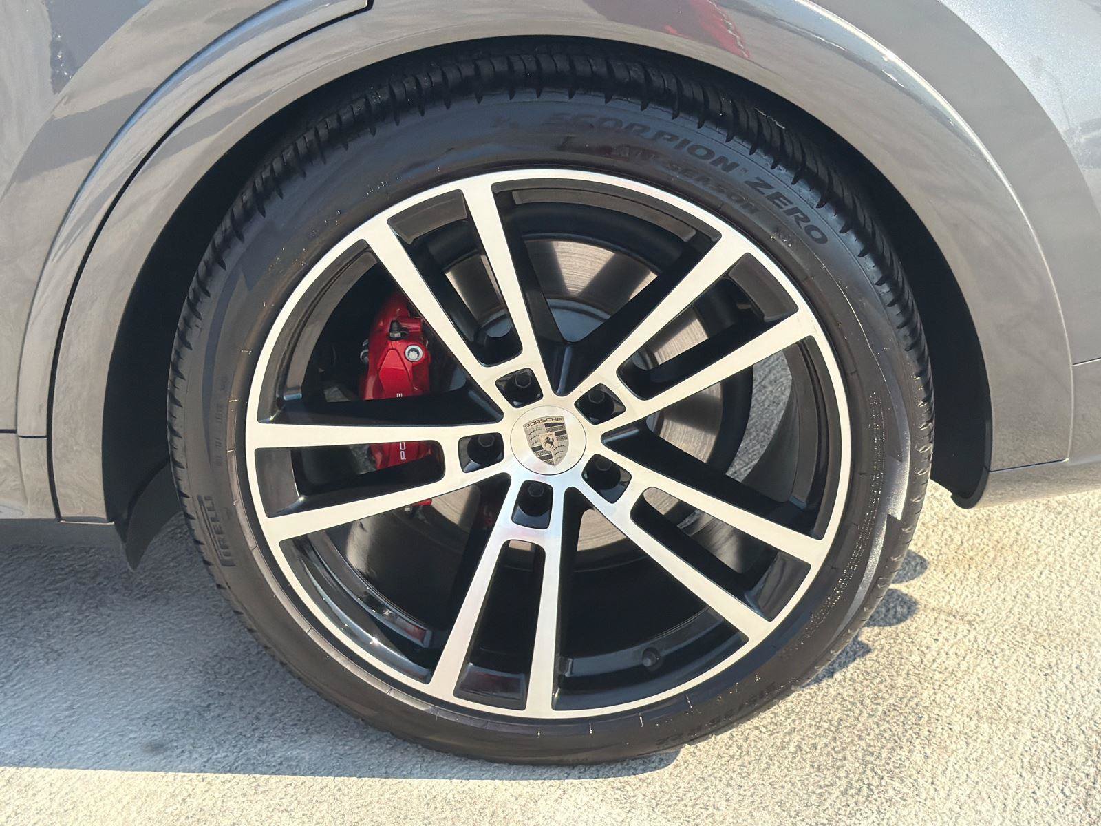 Used 2024 Porsche Cayenne S AWD/4WD image 20