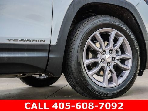Certified 2024 GMC Terrain SLT AWD/4WD image 9