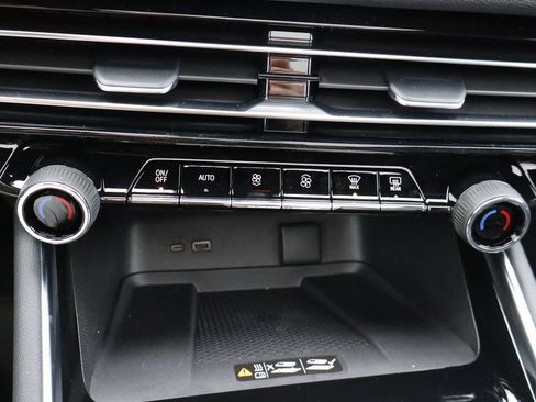 New 2026 Chevrolet Traverse RS image 12