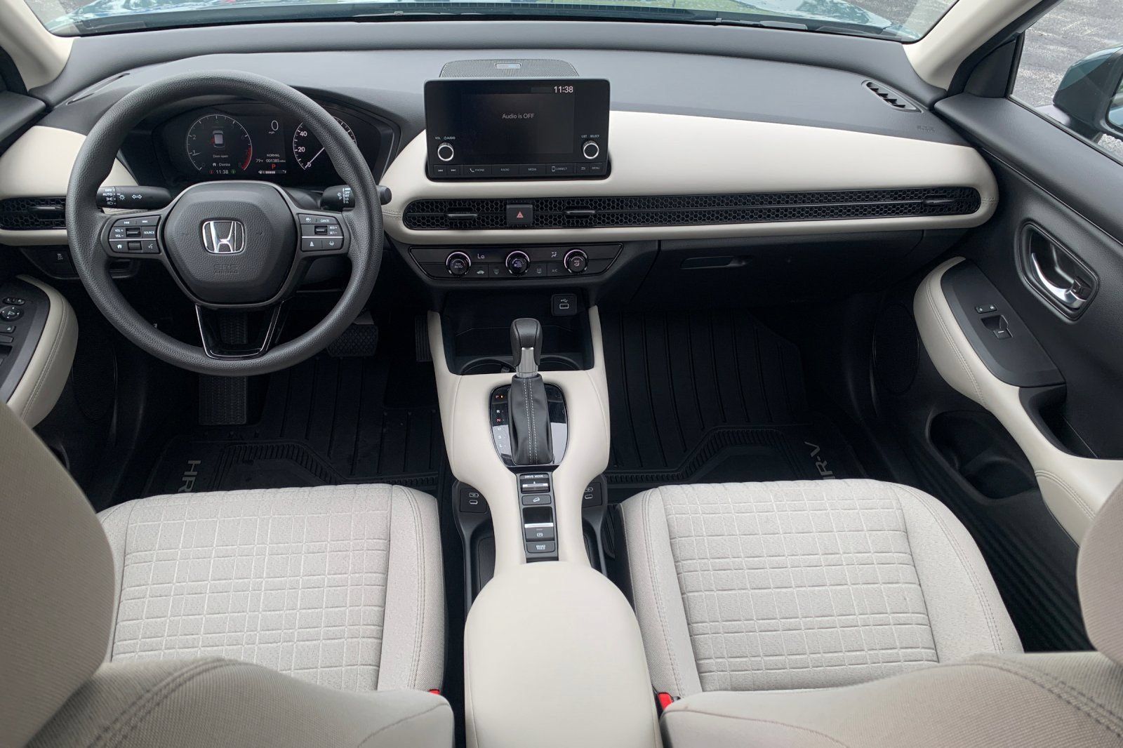 Used 2025 Honda HR-V LX image 17
