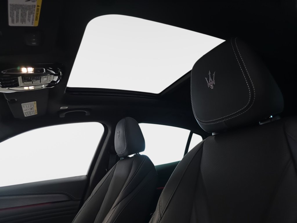 Used 2025 Maserati Grecale Modena AWD/4WD image 29