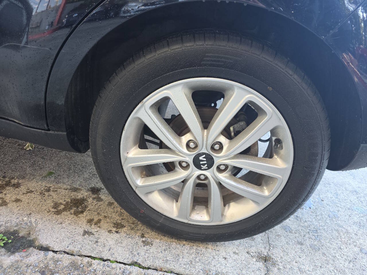 Used 2017 Kia Soul + FWD image 12