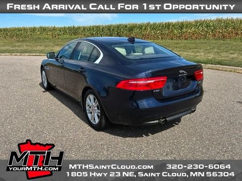 Used 2018 Jaguar XE Premium AWD/4WD image 7