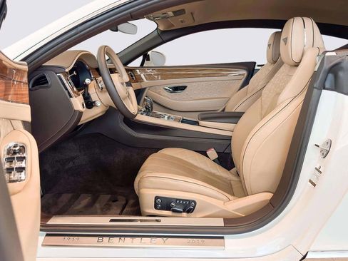 Used 2020 Bentley Continental GT V8 image 11