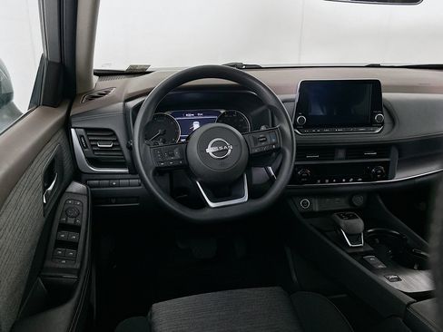 Used 2023 Nissan Rogue SV image 18