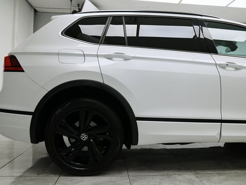 Used 2024 Volkswagen Tiguan SE R-Line image 12