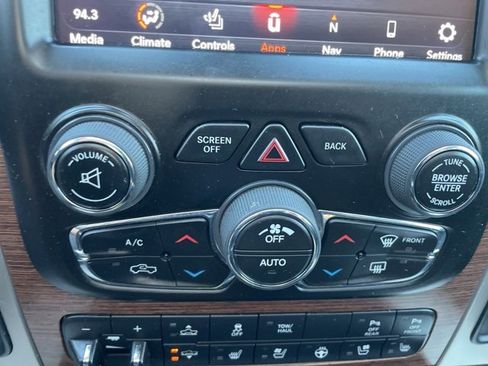 Used 2018 RAM 1500 Laramie image 29