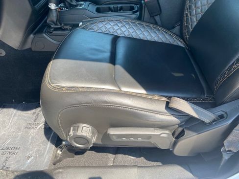 Used 2021 Jeep Wrangler Unlimited Sahara AWD/4WD image 10