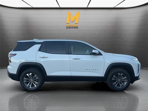 New 2026 Chevrolet Equinox LT image 2