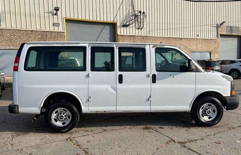Used 2008 GMC Savana 2500 RWD image 4