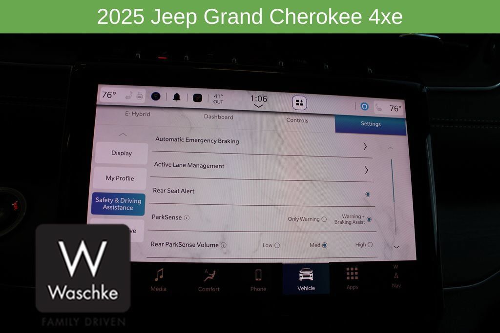 New 2025 Jeep Grand Cherokee Limited 4xe w/ Trailer Tow Package AWD/4WD image 52