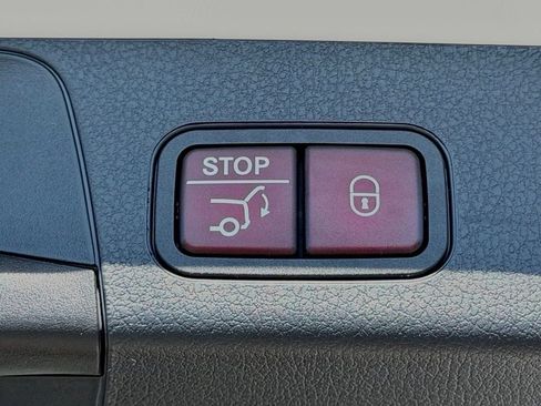 New 2026 Mercedes-Benz GLB 250 image 12